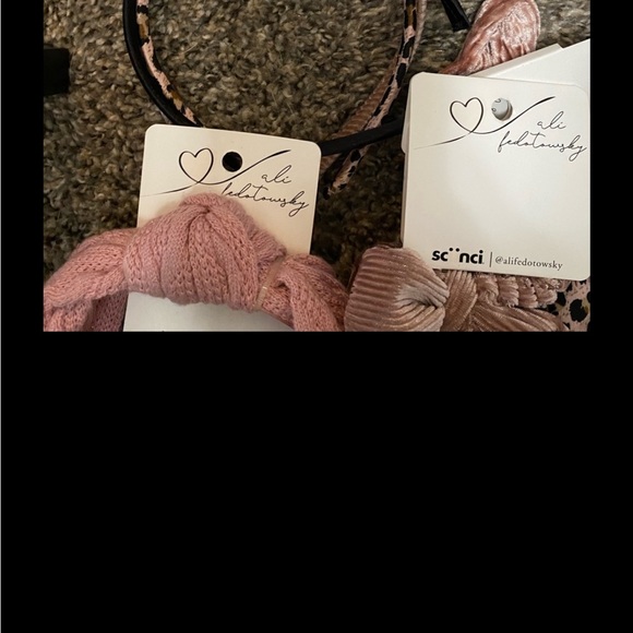 6 piece hair accessories bundle - Picture 3 of 5